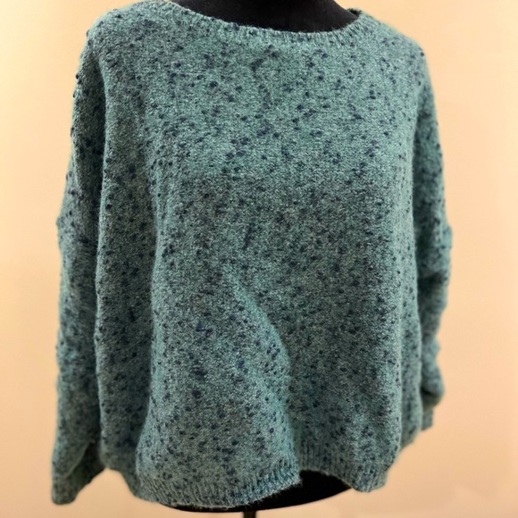 Cristina Gavioli knitwear sweater. Crew neck. Sage green/Navy. Fits size M/L - Picture 1 of 5
